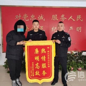 醉酒乘客與網(wǎng)約車司機(jī)發(fā)生沖突 市北民警及時制止