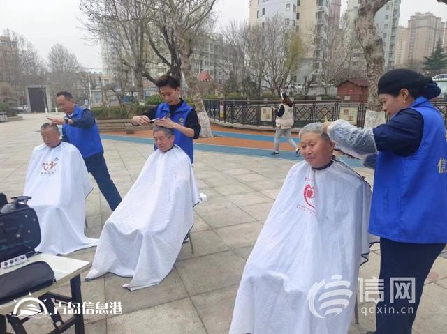 信新相映便民服務走進商丘路社區(qū) 人大代表心系居民暖人心