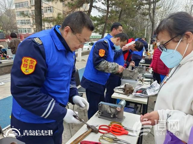 信新相映便民服務走進商丘路社區(qū) 人大代表心系居民暖人心