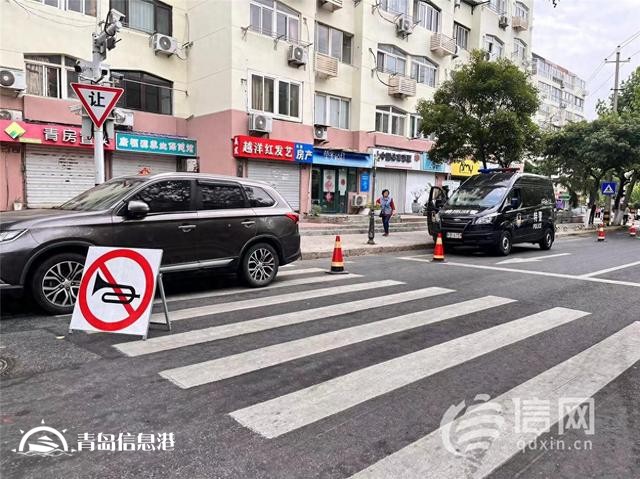 直擊高考：老師六點(diǎn)半就來到考點(diǎn) 將全程陪伴考生