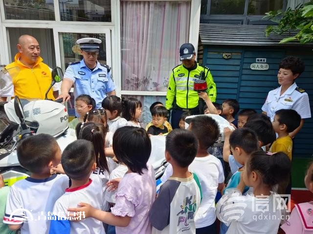 信新相映走進金湖路幼兒園 讓孩子們體驗當(dāng)“小鐵騎”的樂趣