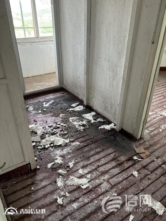 青島齊東路一處正在改造的木制結構房屋突發(fā)火情