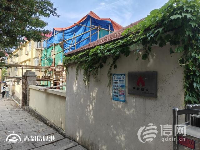 青島齊東路一處正在改造的木制結構房屋突發(fā)火情