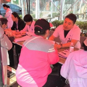 進(jìn)社區(qū)、進(jìn)學(xué)校、進(jìn)企業(yè) 海慈專(zhuān)家團(tuán)隊(duì)義診來(lái)到家門(mén)口