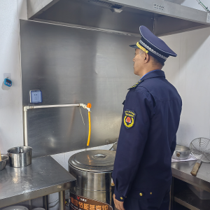 持續(xù)開展餐飲油煙整治，凈化“煙火氣”