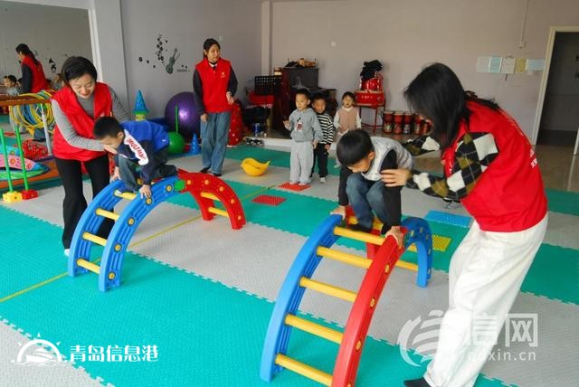 國際志愿者日 即墨區(qū)志愿者弘揚(yáng)志愿服務(wù)精神