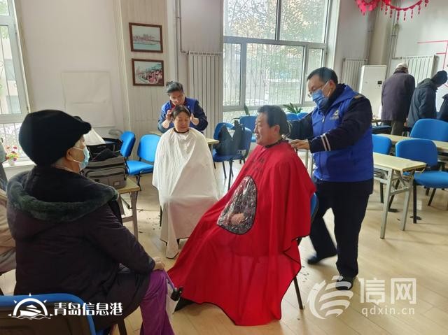 信新相映走進(jìn)?？诼飞鐓^(qū) 磨刀工具再升級(jí)便民效率大提升