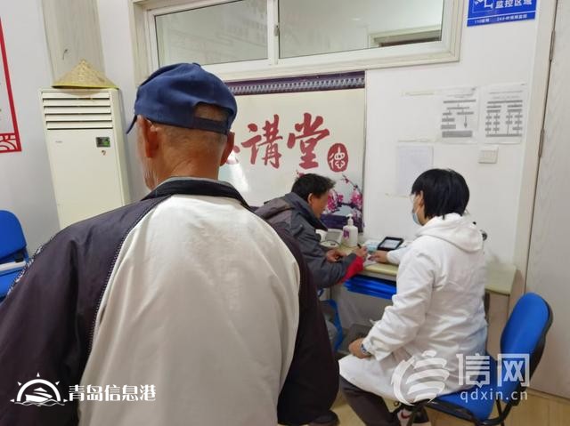 信新相映走進(jìn)?？诼飞鐓^(qū) 磨刀工具再升級(jí)便民效率大提升