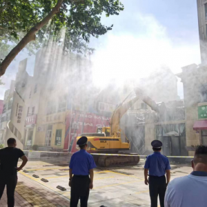 群策群力，攻堅(jiān)克難，積極拆除違法建筑
