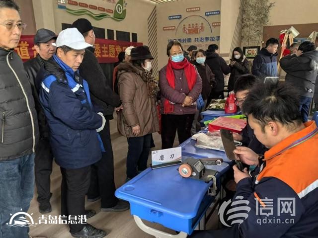 ?臺(tái)柳路社區(qū)開展“紅柳情”便民小專場(chǎng)活動(dòng) 磨刀服務(wù)又添“新”力