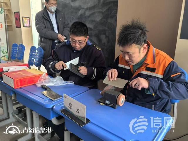 ?臺(tái)柳路社區(qū)開展“紅柳情”便民小專場(chǎng)活動(dòng) 磨刀服務(wù)又添“新”力