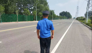 加強(qiáng)市政道路巡查，進(jìn)一步提升城市管理水平
